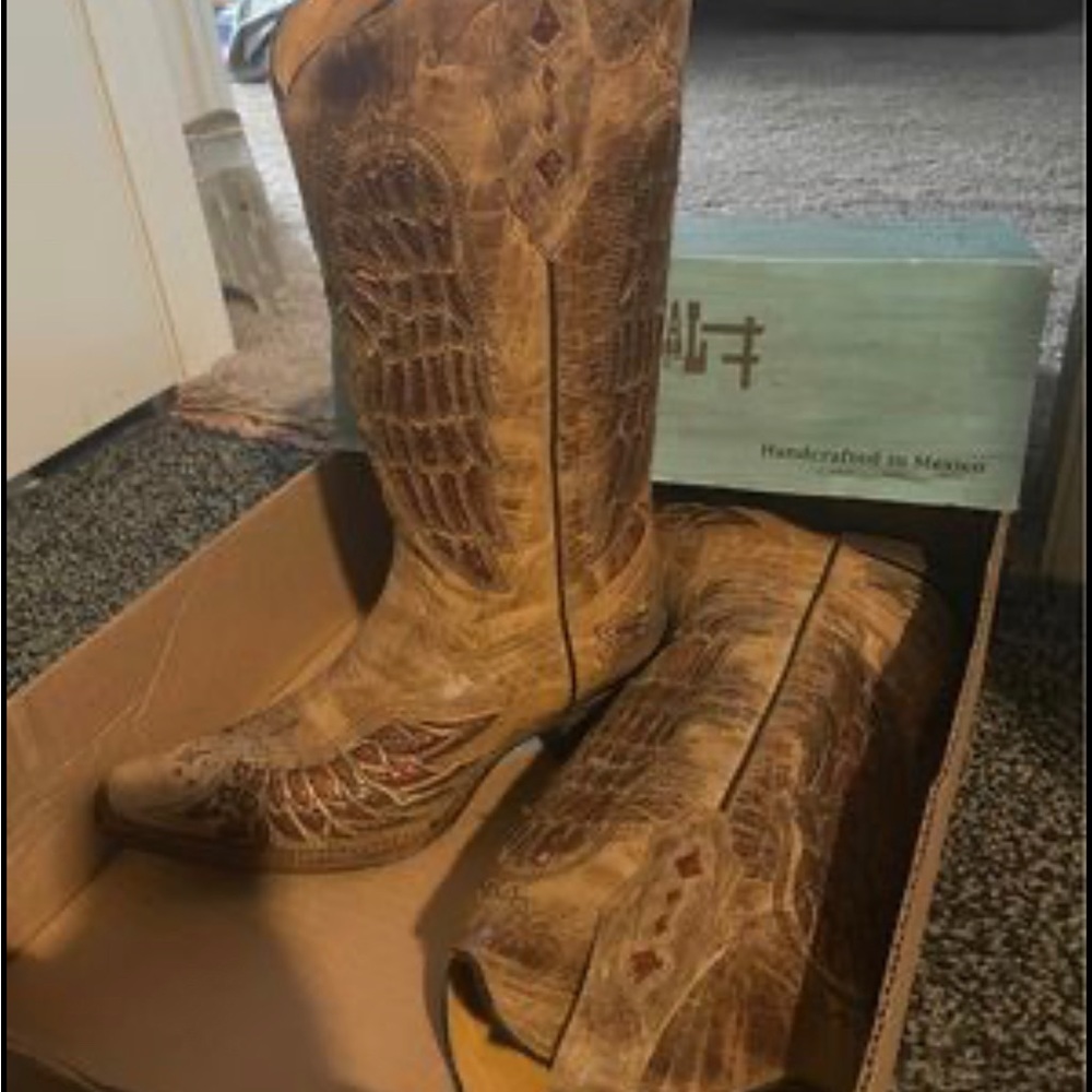 Size 7/12 boots to big for me